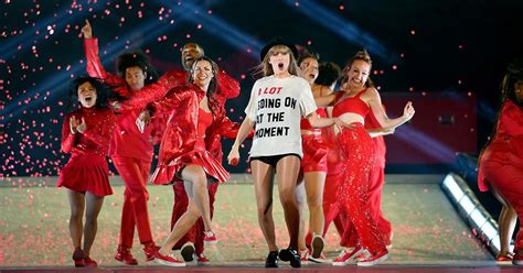 How I Became One of Taylor Swift's Backup Dancers .
